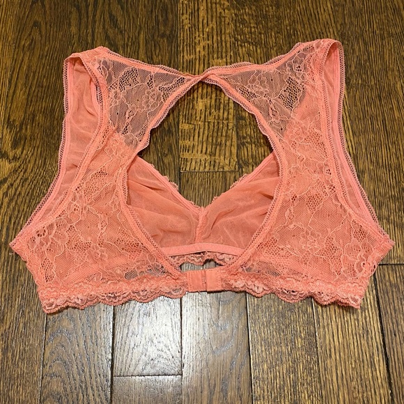EUC Forever 21 Lace bralette bundle - Picture 6 of 11